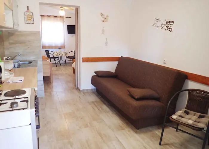 Apartamento In Starigrad-paklenica 44023 *