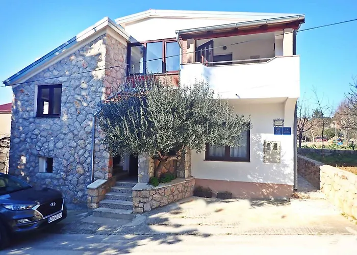 In Starigrad-paklenica 44023 Apartamento