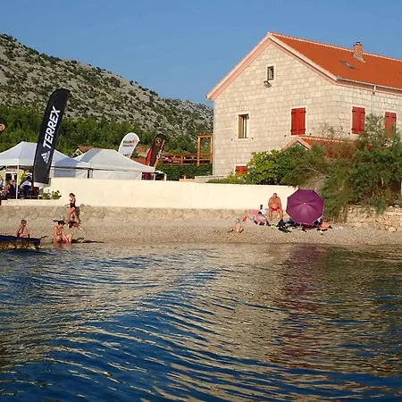 In Starigrad-paklenica 44023 Apartment *