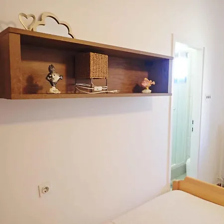 In Starigrad-paklenica 44023 Lejlighed